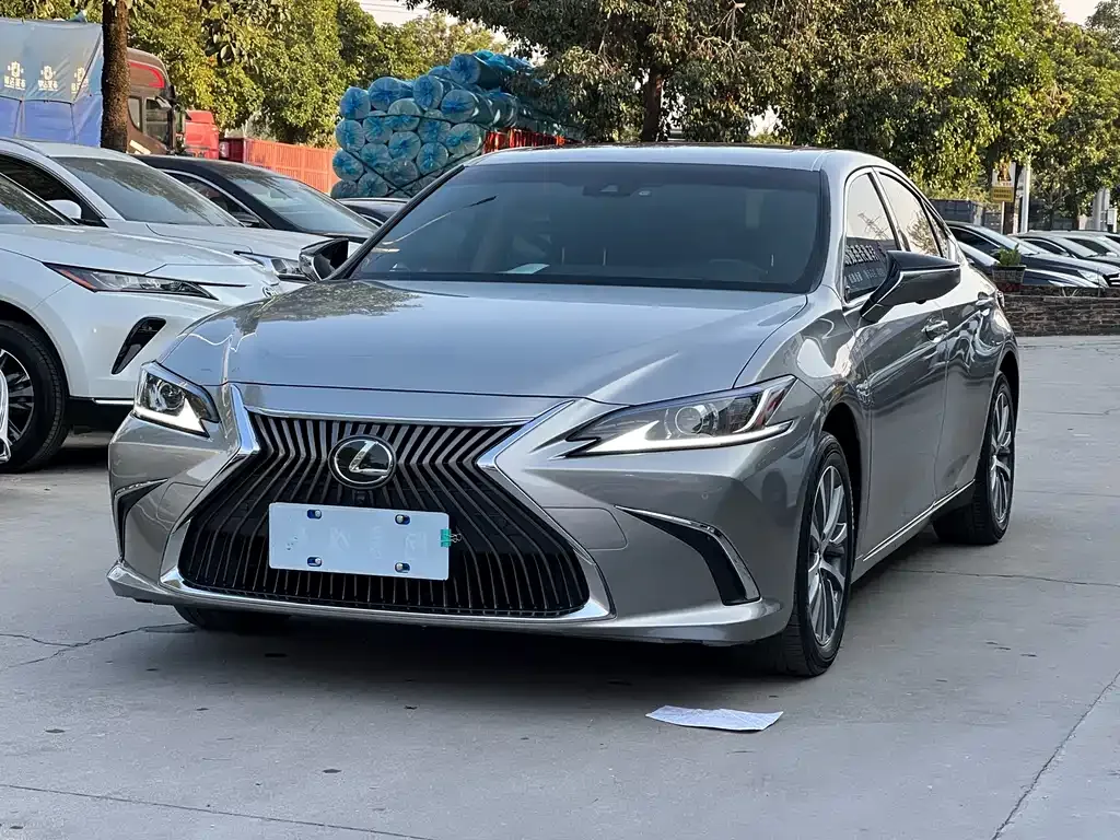 Lexus ES — фото 7