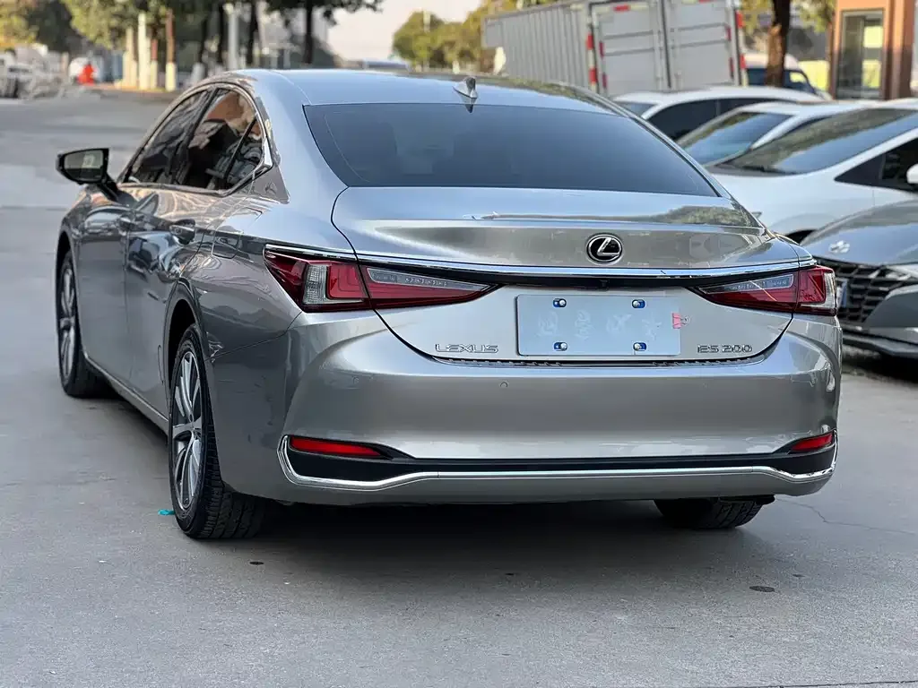 Lexus ES — фото 3