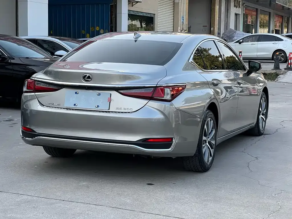 Lexus ES — фото 9