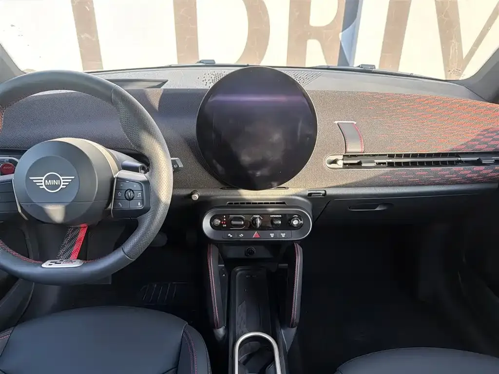 MINI JCW Electric 2025 из CN, фото 8