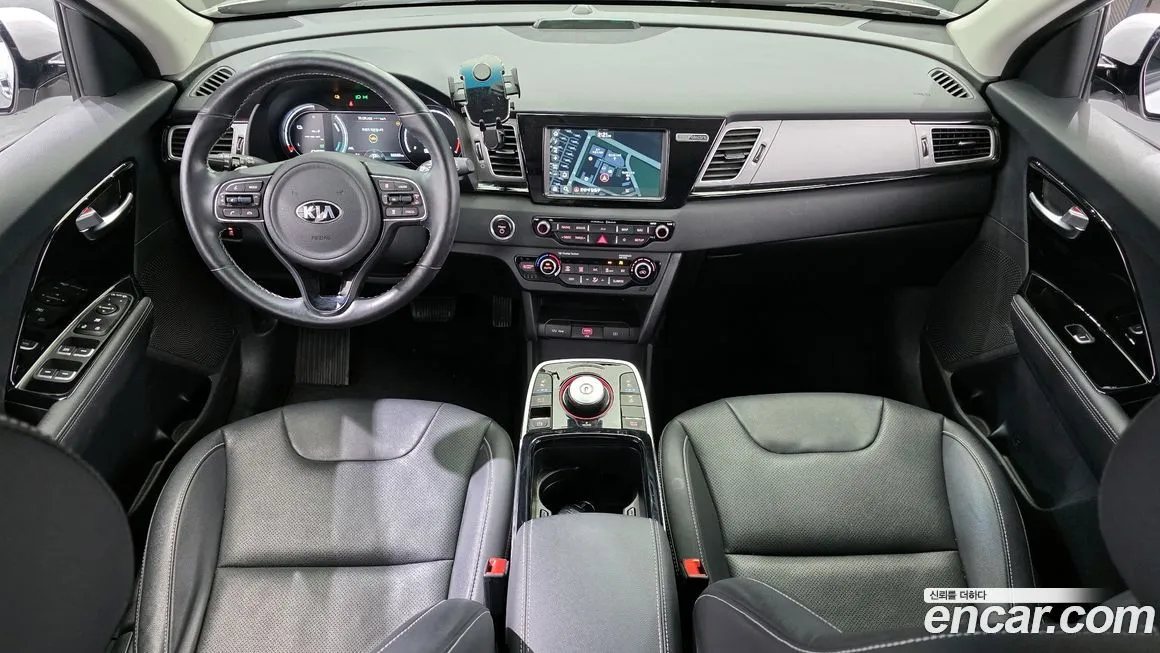 Kia Niro — фото 10