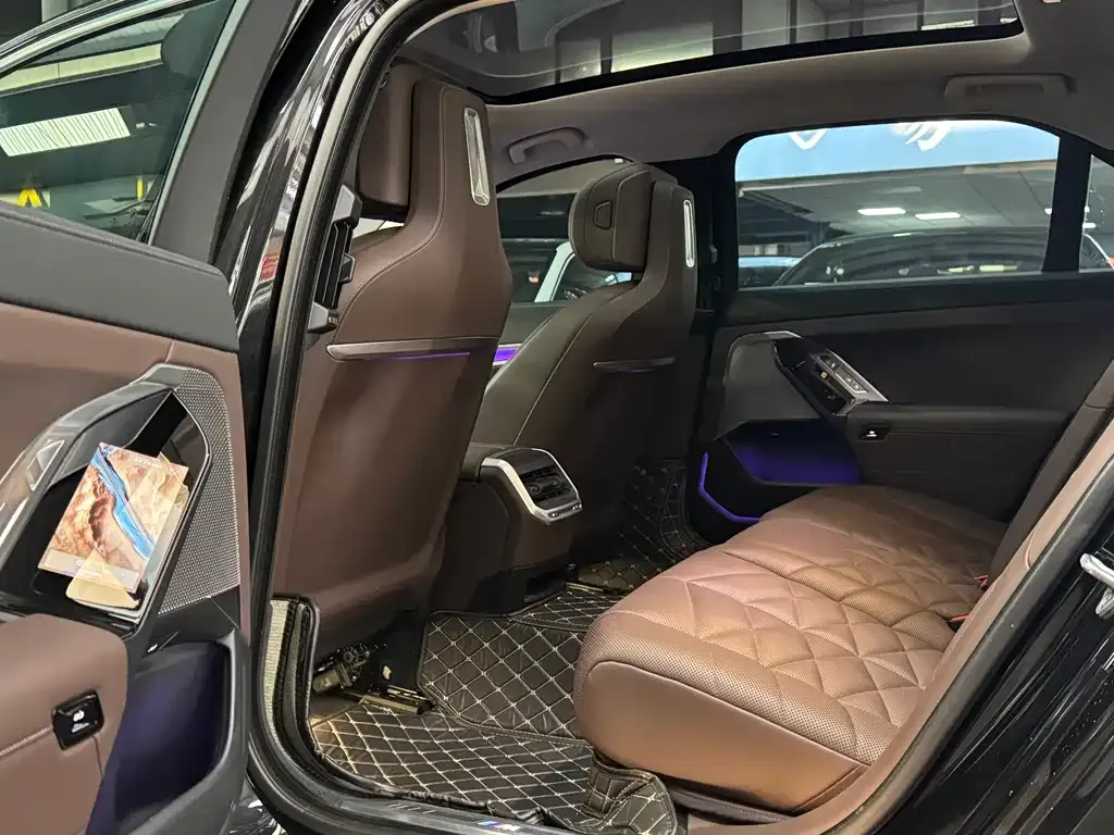 BMW 7 Series 2023 из CN, фото 8