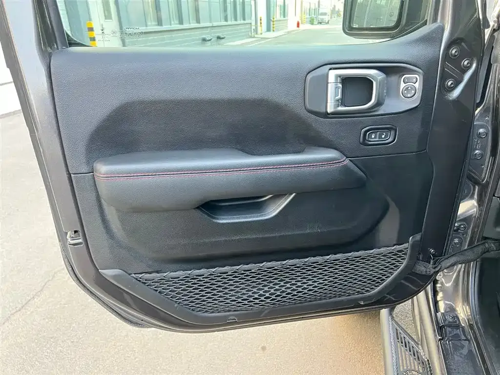 Jeep Wrangler 2023 из CN, фото 5