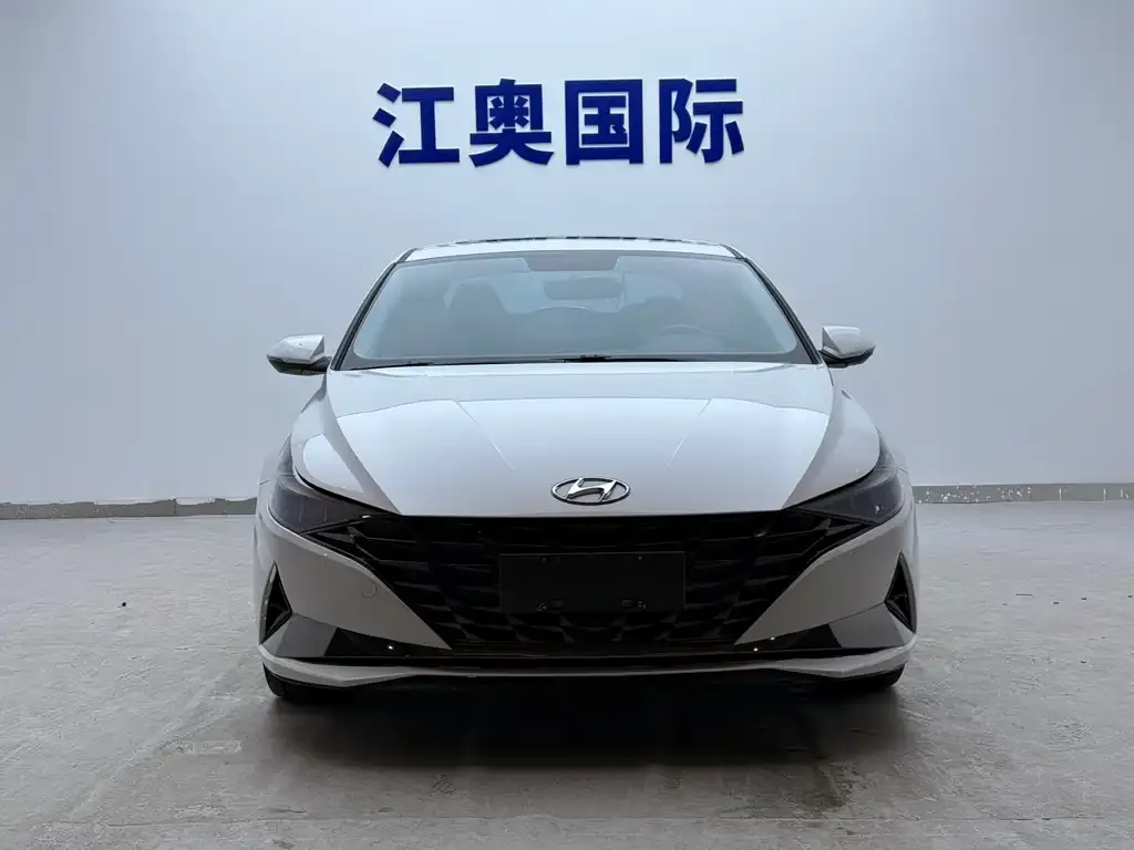 Hyundai Elantra 2023 из CN, фото 2