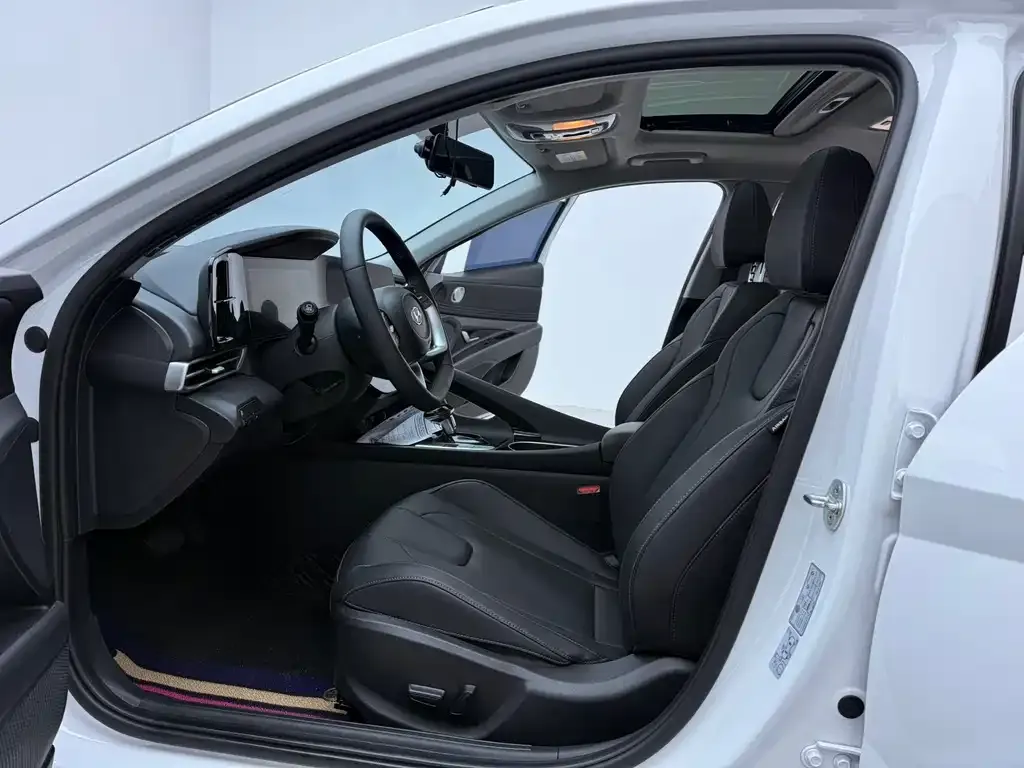 Hyundai Elantra 2023 из CN, фото 4