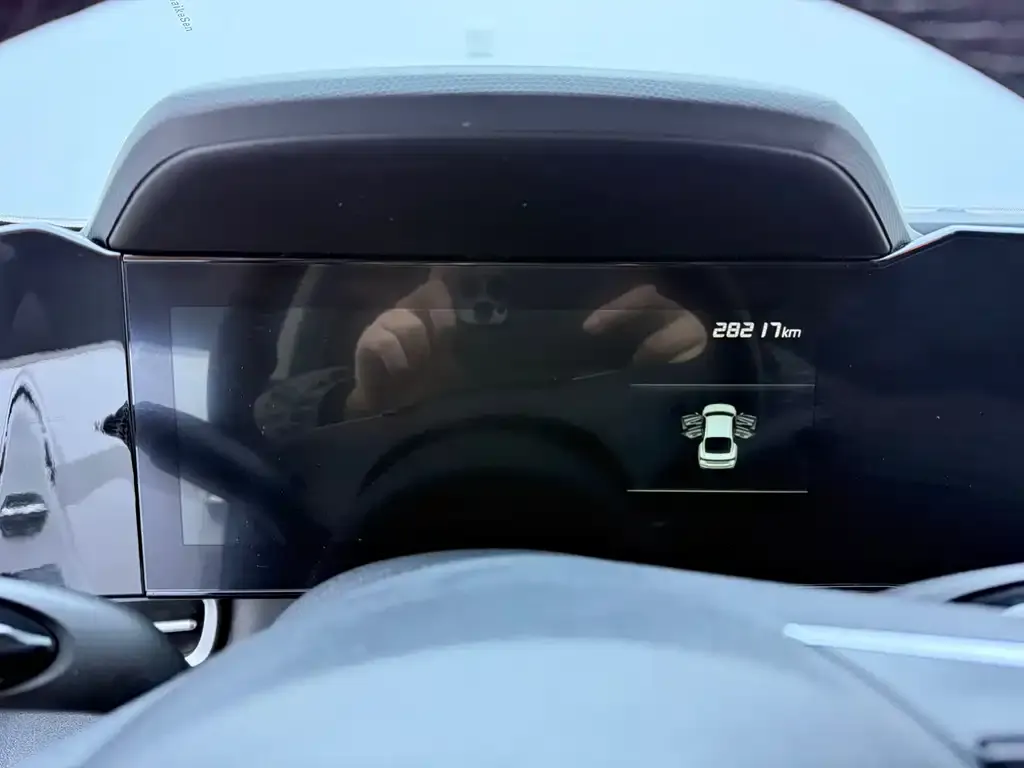 Hyundai Elantra 2023 из CN, фото 8