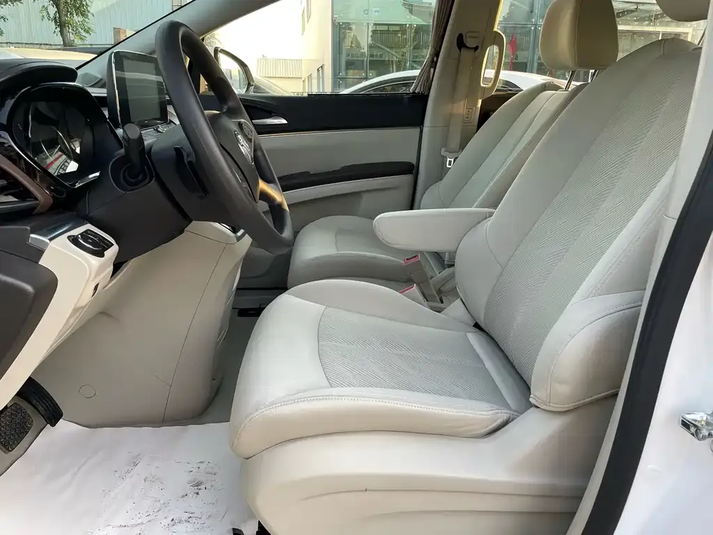 Buick GL8 2021 из CN, фото 7