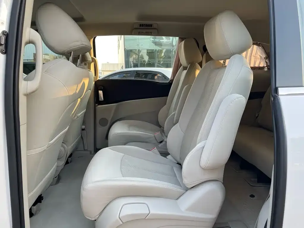 Buick GL8 2021 из CN, фото 2
