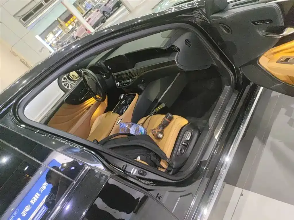 Lexus LS 2022 из CN, фото 10