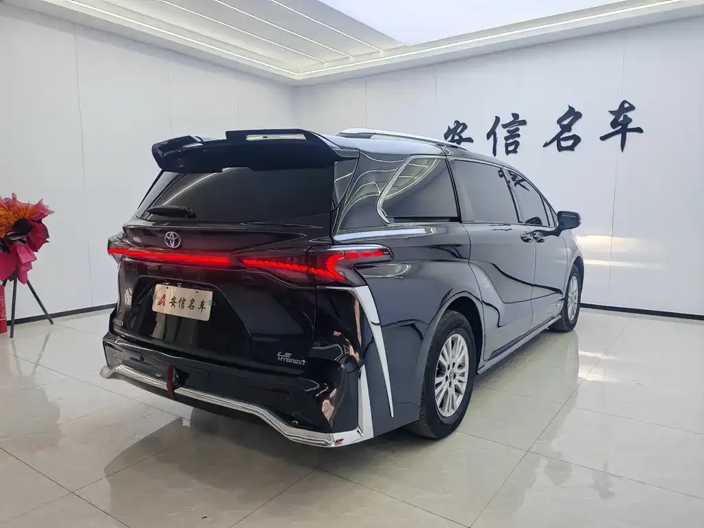 Toyota Sienna 2022 из CN, фото 8