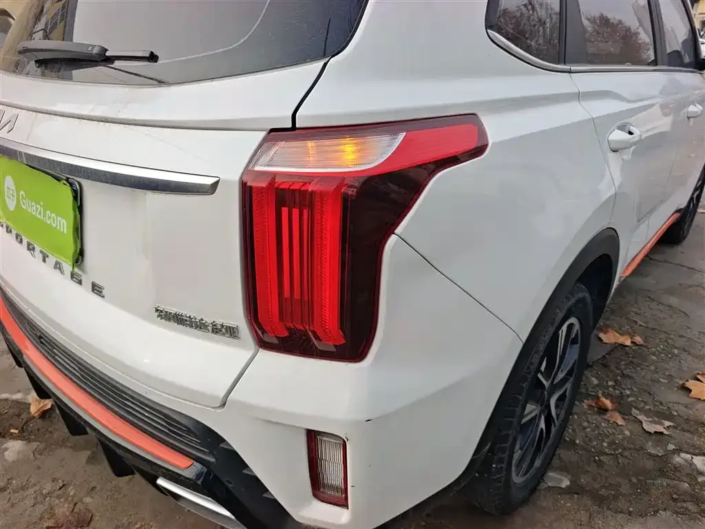 Kia Sportage — фото 8
