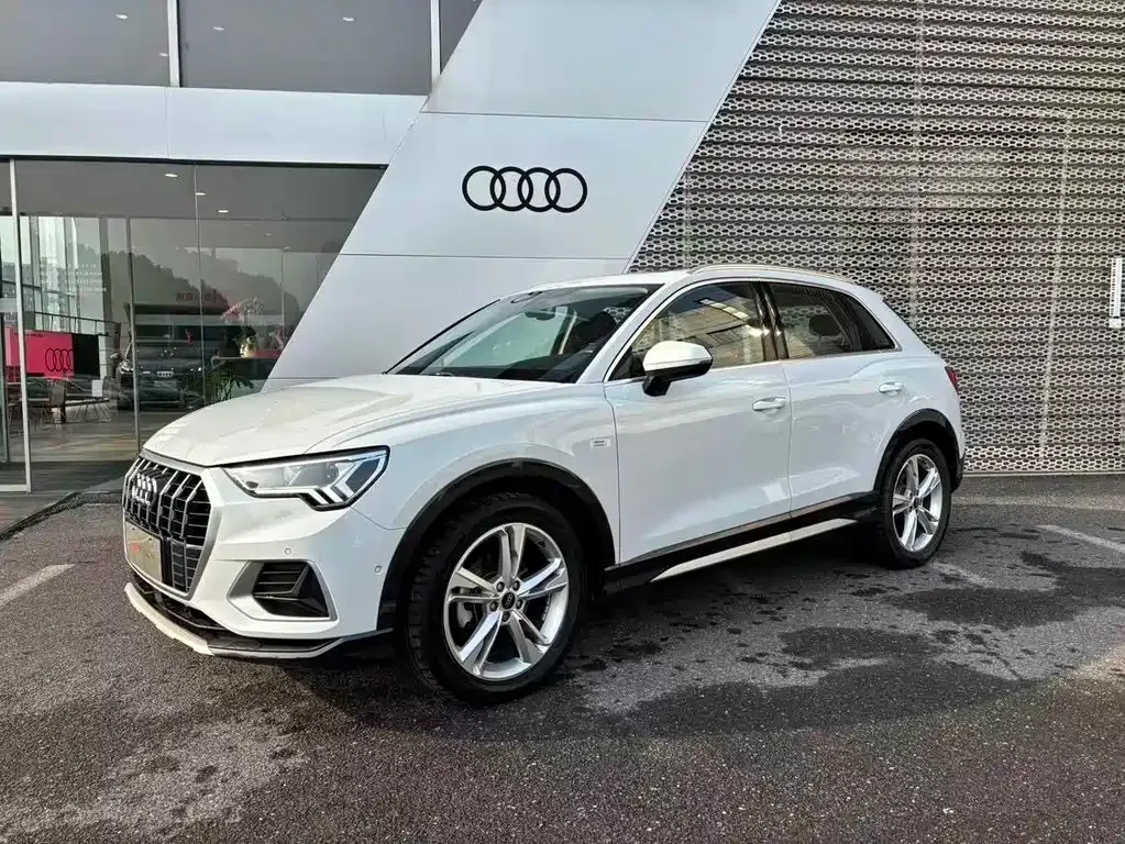 Audi Q3 — фото 1