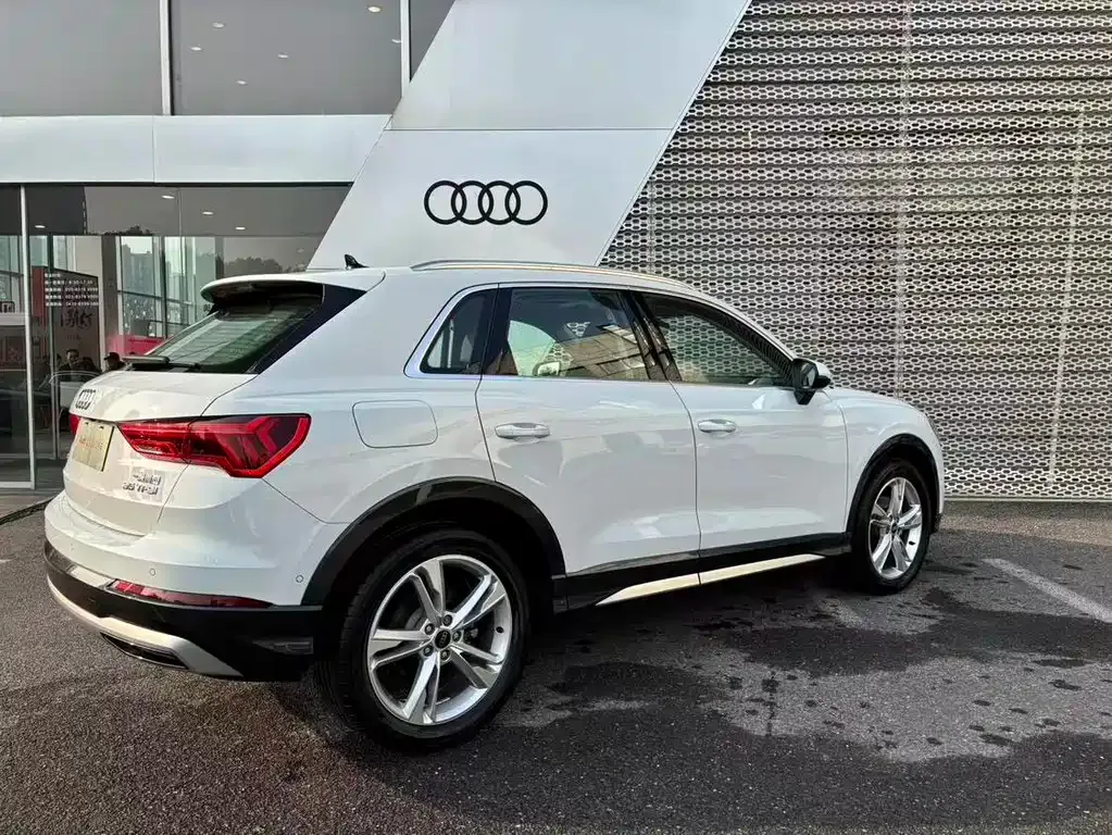Audi Q3 — фото 10