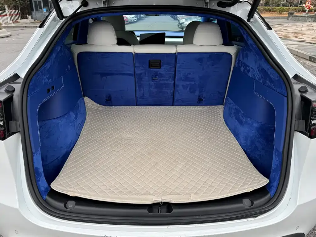 Tesla Model Y 2023 из CN, фото 8