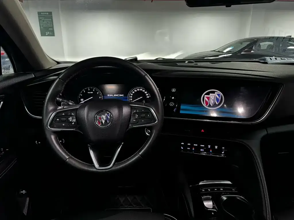 Buick Envision Plus — фото 5