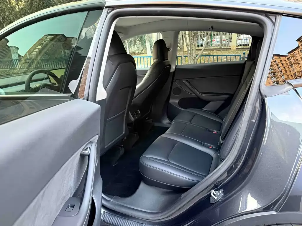 Tesla Model Y 2024 из CN, фото 2