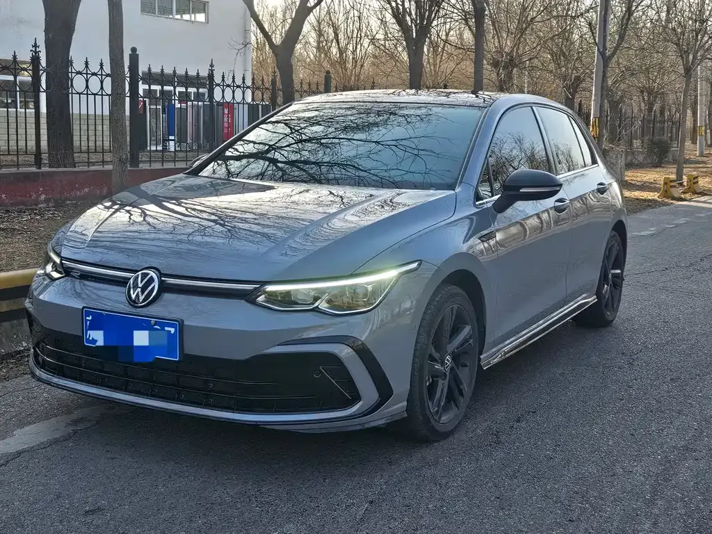 Volkswagen Golf 2023 из CN, фото 1