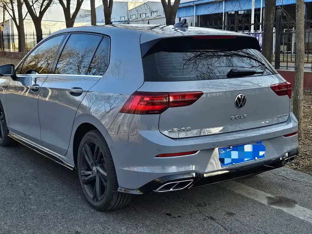 Volkswagen Golf 2023 из CN, фото 8