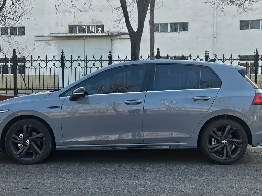 Volkswagen Golf 2023 из CN, фото 7