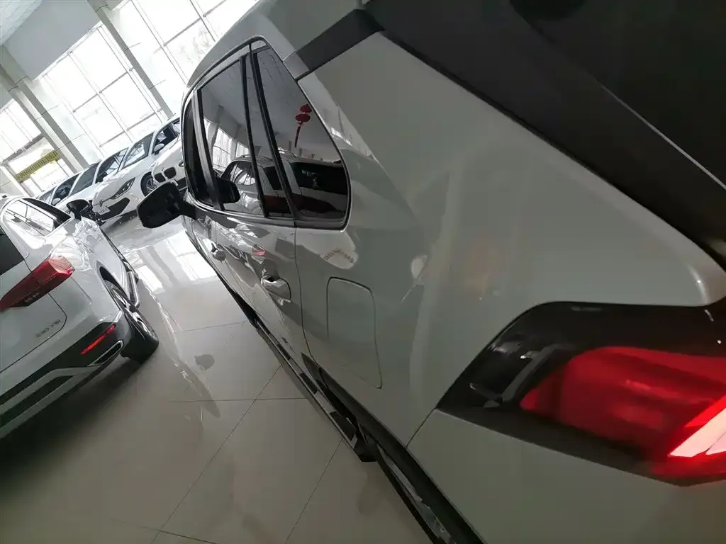 Toyota RAV4 2022 из CN, фото 2