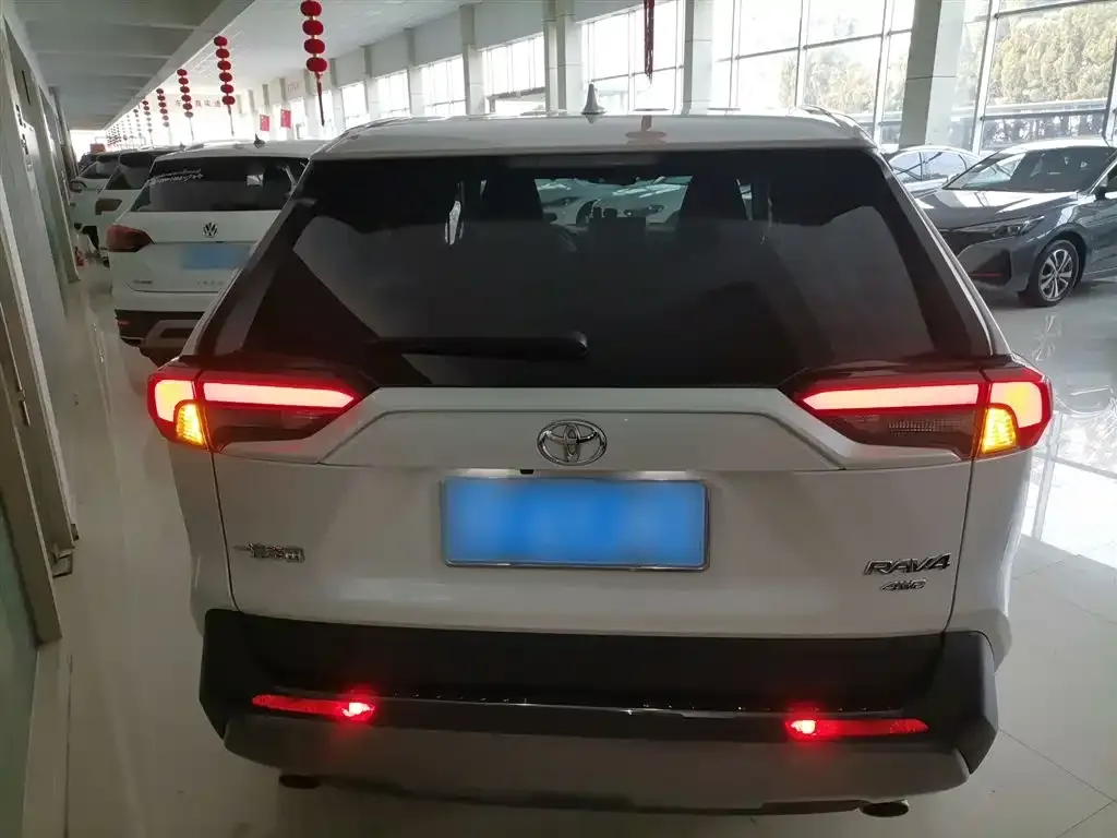 Toyota RAV4 2022 из CN, фото 7