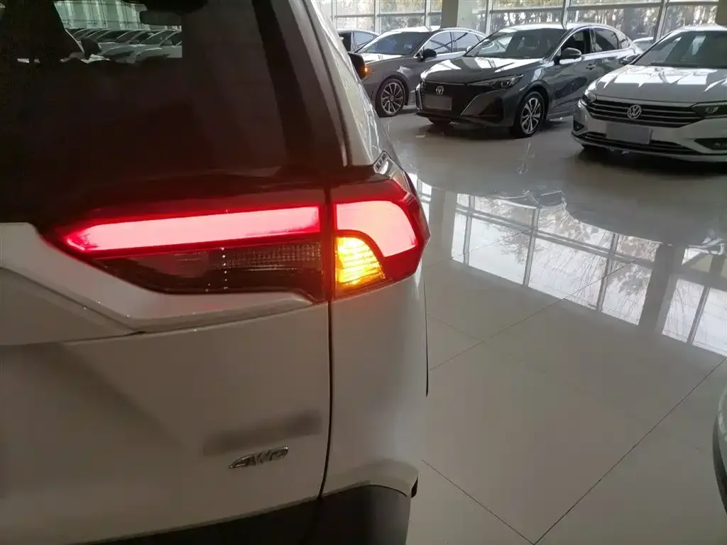 Toyota RAV4 2022 из CN, фото 10