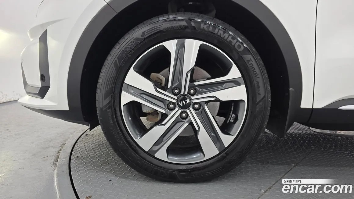 Kia Sorento — фото 9
