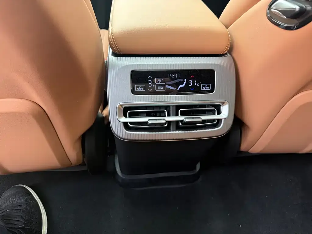 BYD Han 2025 из CN, фото 4