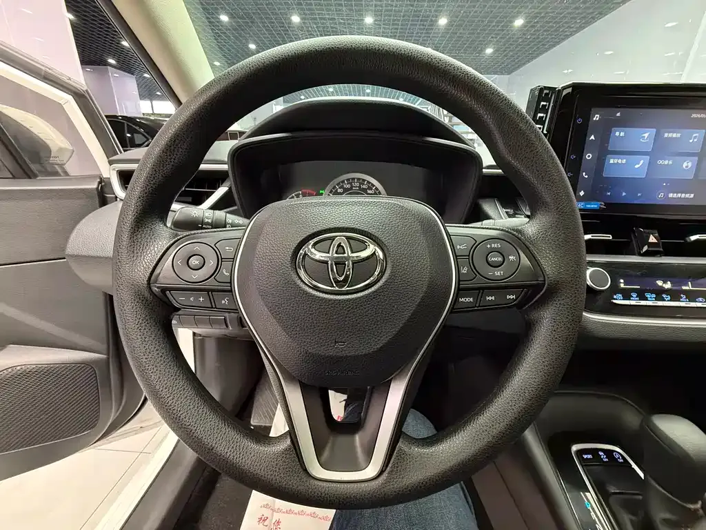 Toyota Corolla — фото 6