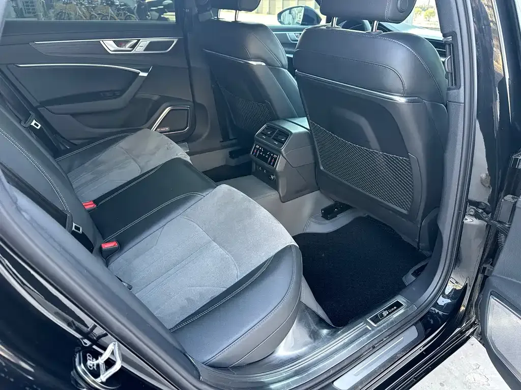 Audi A6L 2024 из CN, фото 9
