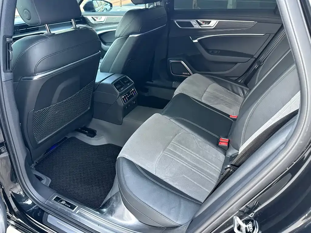 Audi A6L 2024 из CN, фото 4