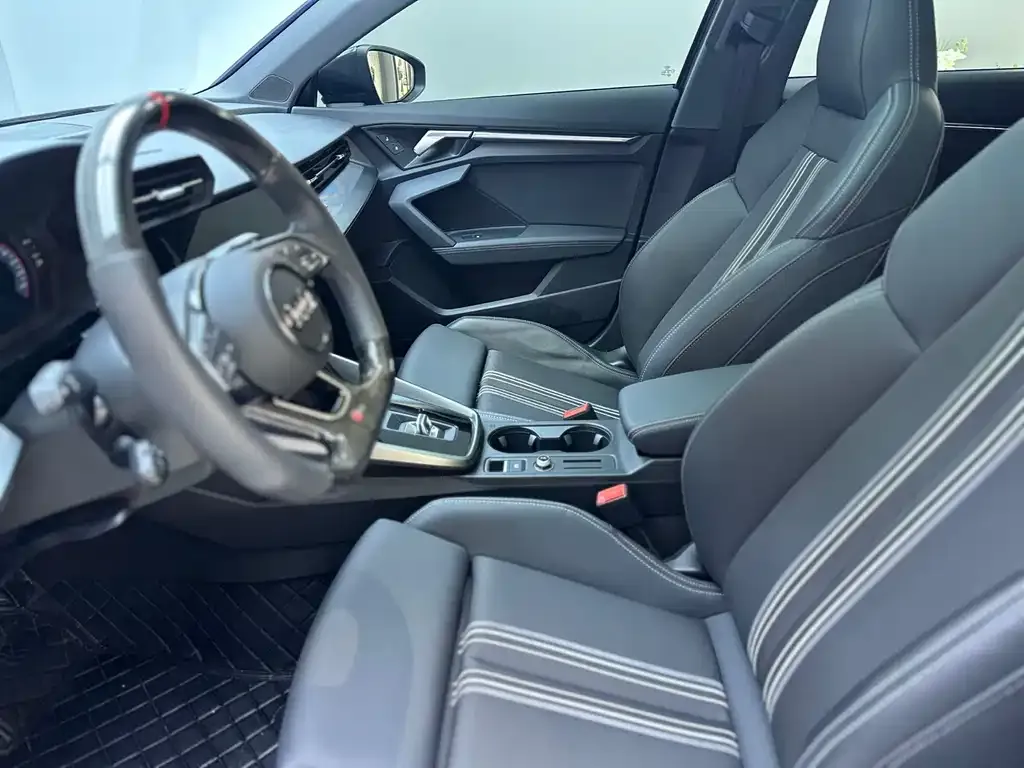 Audi A3 2024 из CN, фото 3