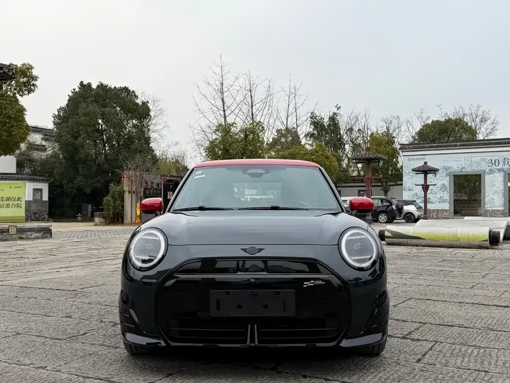 MINI Cooper EV 2024 из CN, фото 3