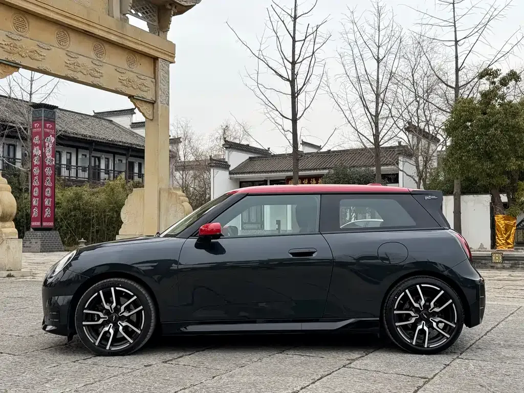 MINI Cooper EV 2024 из CN, фото 2