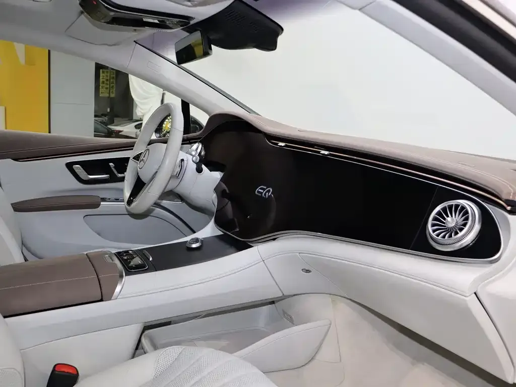 Mercedes-Benz EQS 2023 из CN, фото 3