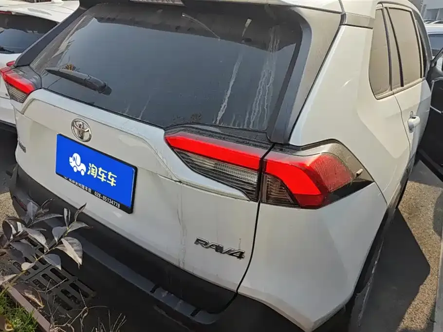 Toyota RAV4 2023 из CN, фото 10