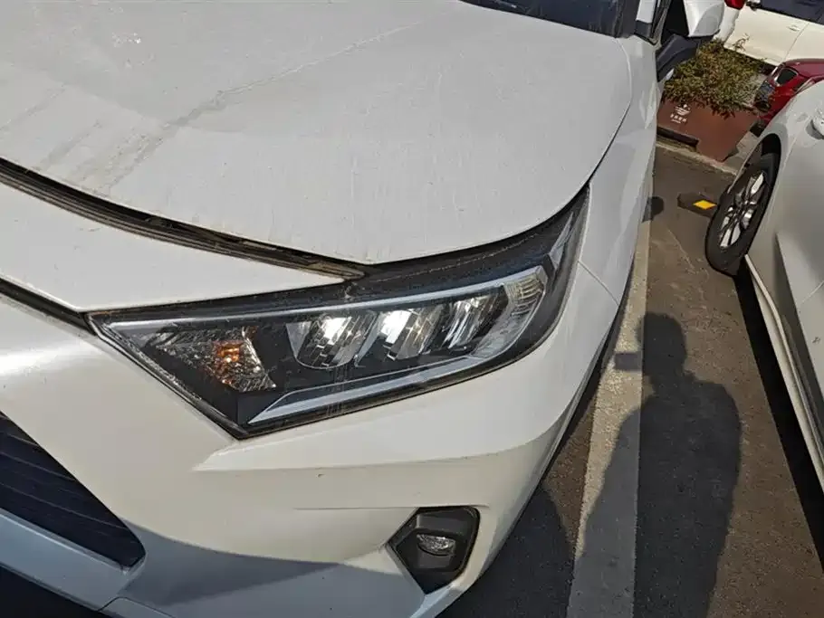Toyota RAV4 2023 из CN, фото 3