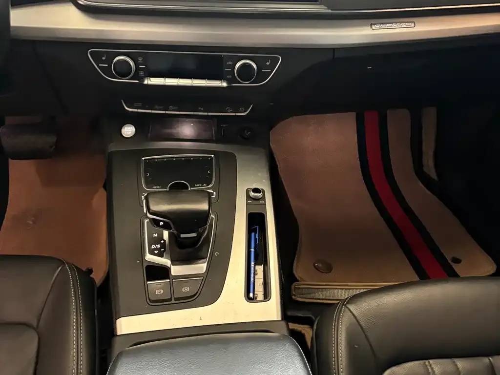 Audi Q5L 2021 из CN, фото 2