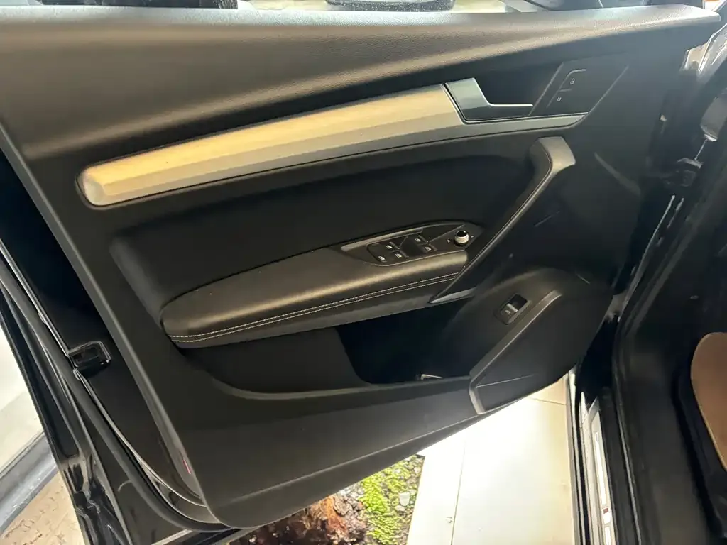 Audi Q5L 2021 из CN, фото 5