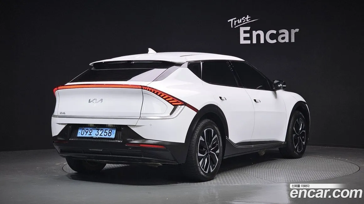 Kia EV6 — фото 5