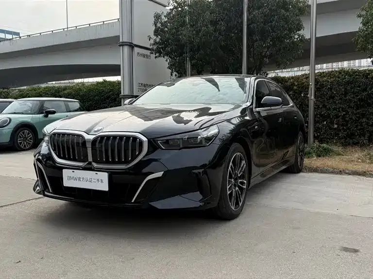 BMW 5 Series 2025 из CN, фото 1