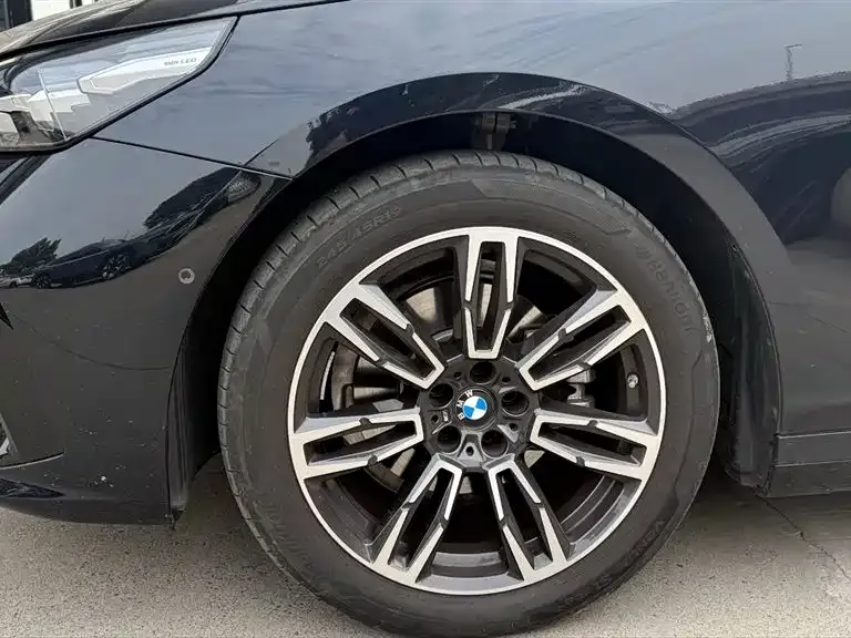BMW 5 Series 2025 из CN, фото 7