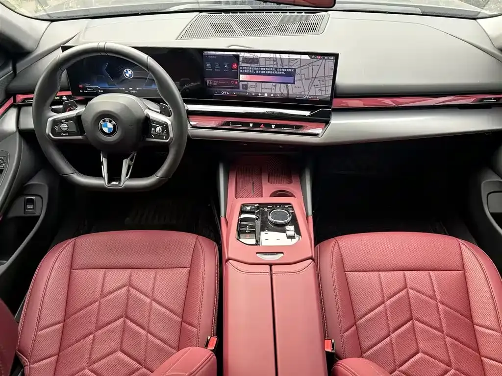 BMW 5 Series 2025 из CN, фото 6