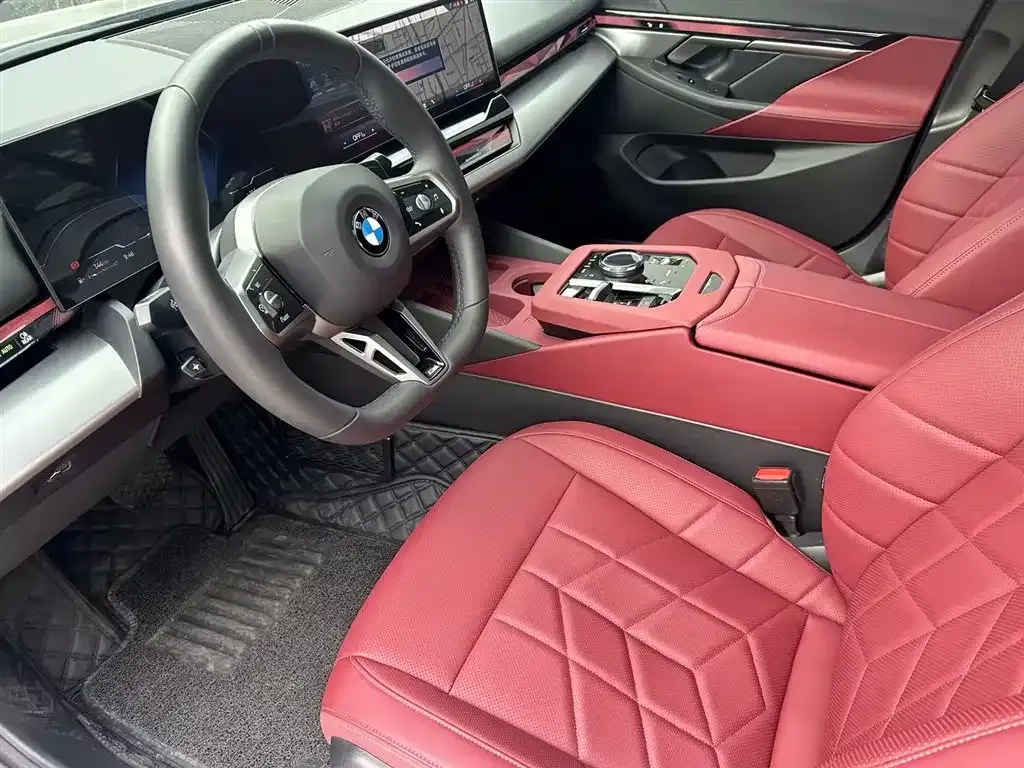 BMW 5 Series 2025 из CN, фото 10