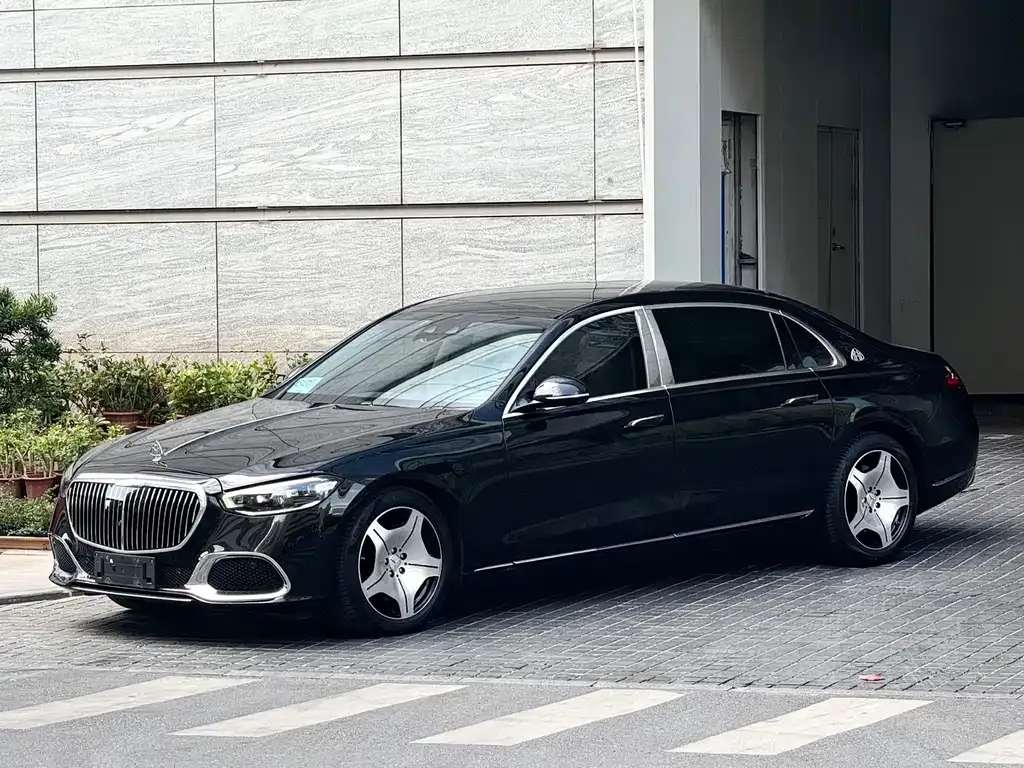 Mercedes-Benz S-Class — фото 1