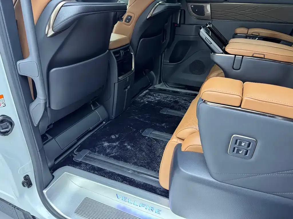 Toyota Vellfire 2024 из CN, фото 9