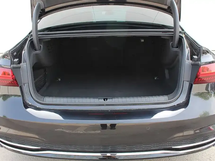 Audi A7L 2024 из CN, фото 5