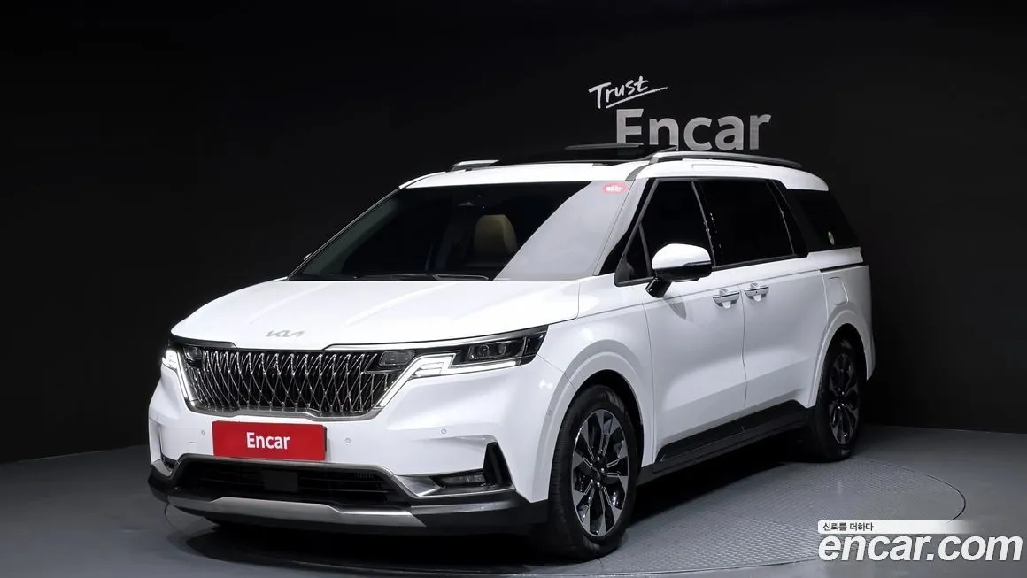 Kia Carnival — фото 1