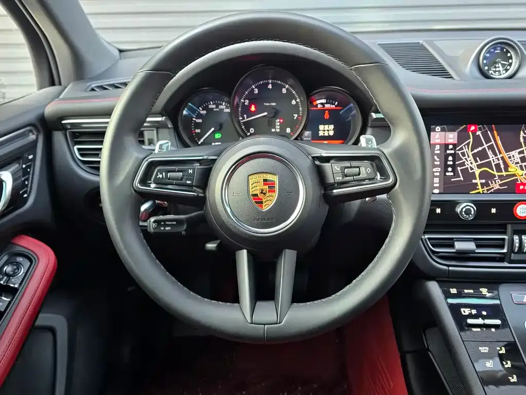 Porsche Macan 2024 из CN, фото 2