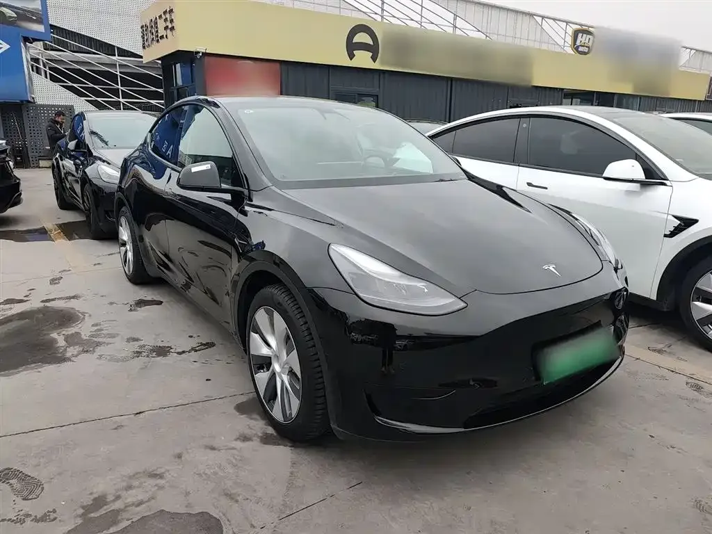 Tesla Model Y 2023 из CN, фото 2